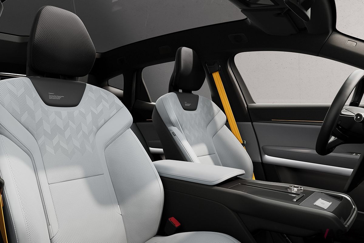 世界初公開されたポールスターの電動SUV「ポールスター3」のインテリア