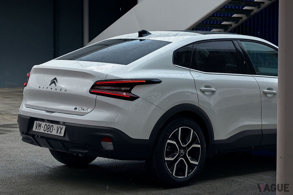 欧州で受注が開始されたシトロエンの新型クーペSUV「C4 X」