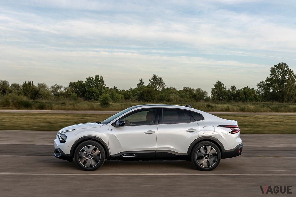 欧州で受注が開始されたシトロエンの新型クーペSUV「C4 X」