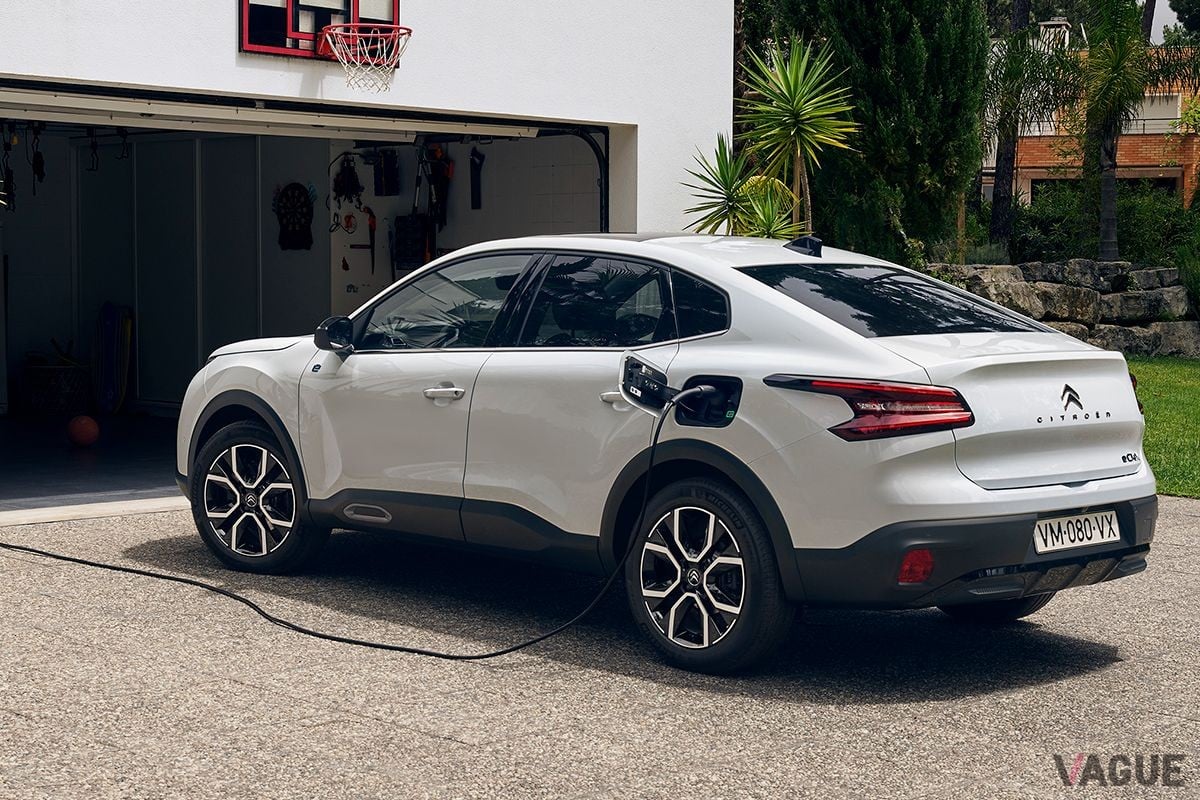 欧州で受注が開始されたシトロエンの新型クーペSUV「C4 X」