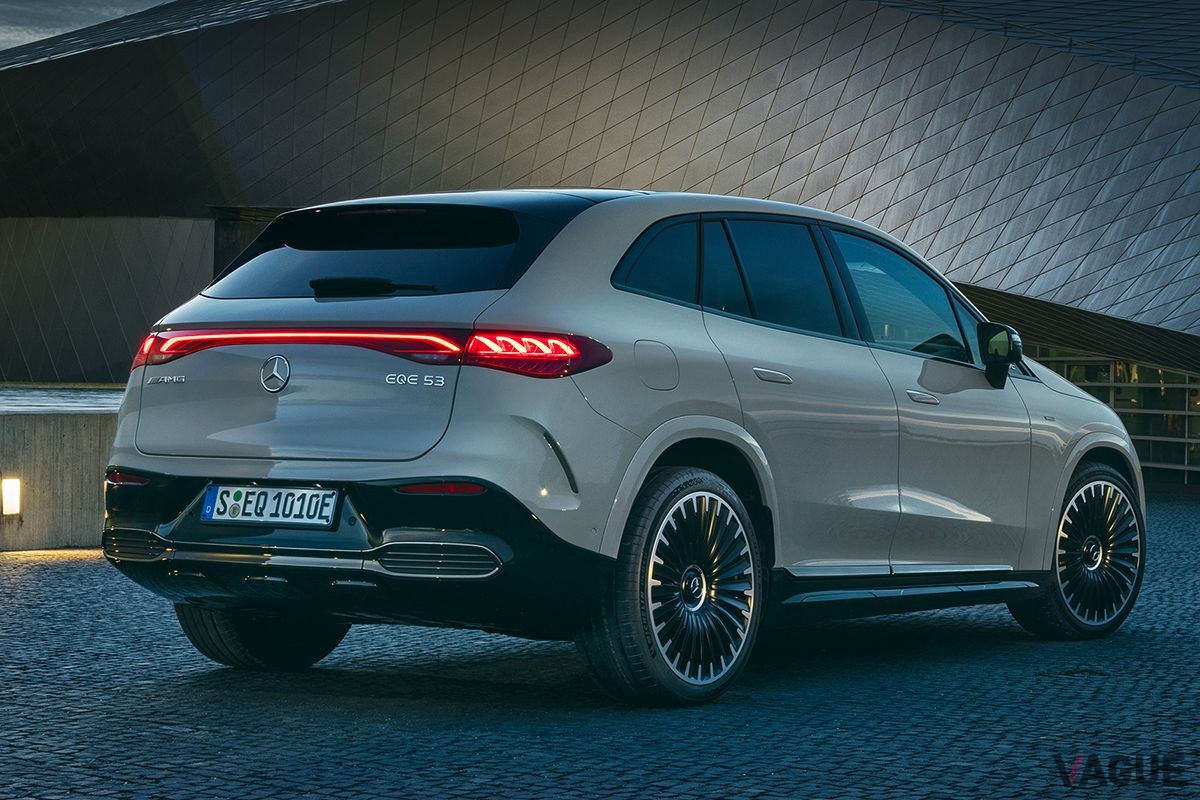 世界初公開されたメルセデスAMG「EQE SUV」