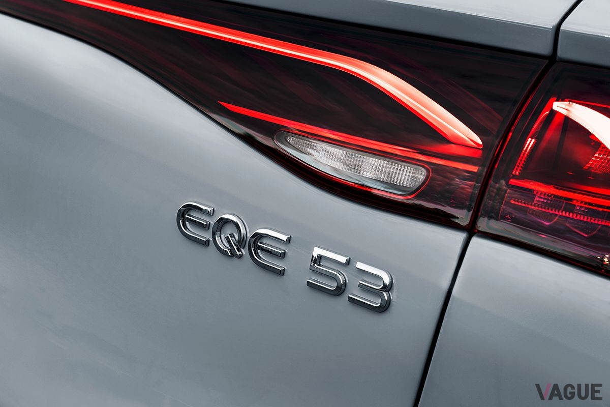 世界初公開されたメルセデスAMG「EQE SUV」
