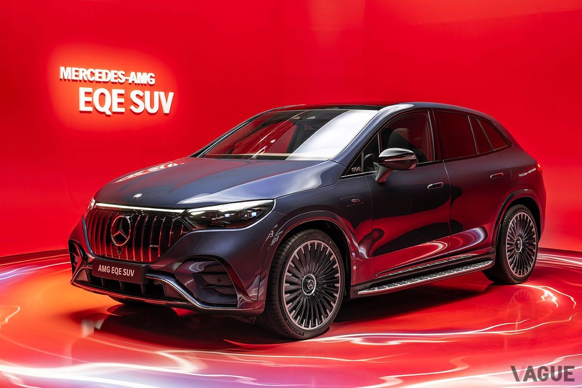 世界初公開されたメルセデスAMG「EQE SUV」