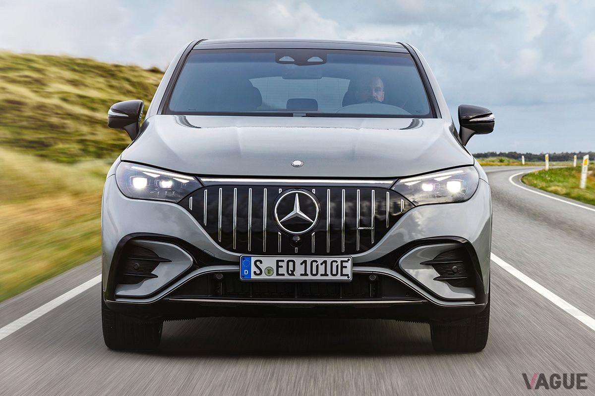 世界初公開されたメルセデスAMG「EQE SUV」