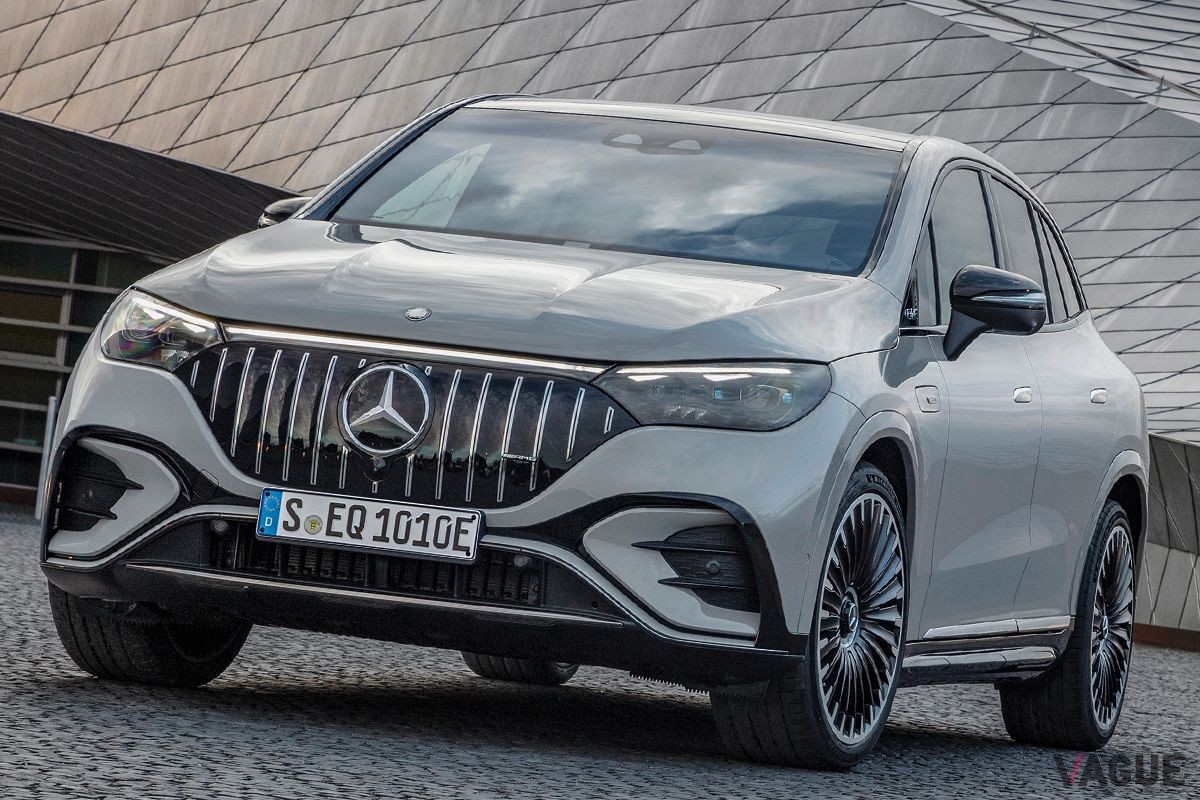 世界初公開されたメルセデスAMG「EQE SUV」