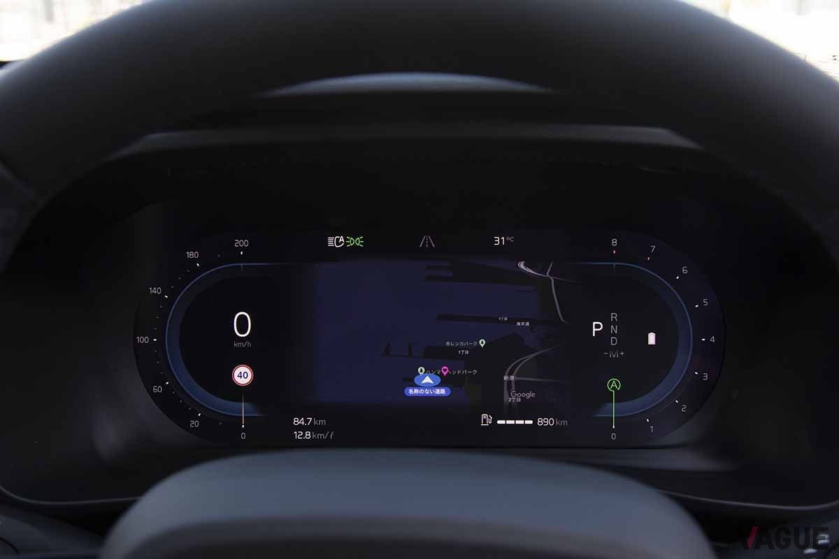 ボルボ「XC40 B4AWD」2023年モデルのメーター