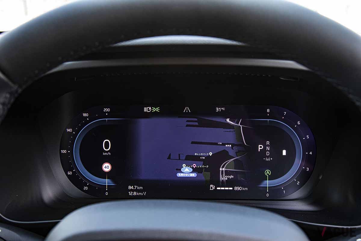 ボルボ「XC40 B4AWD」2023年モデルのメーター