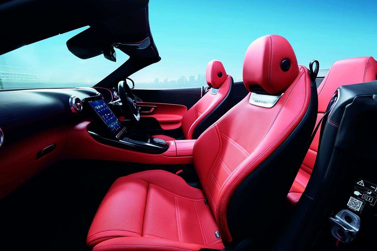 日本上陸した新型メルセデスAMG「SLクラス」のインテリア