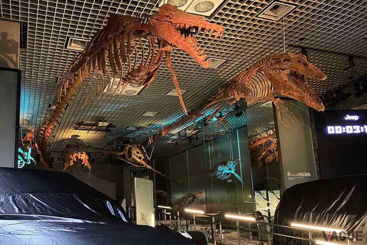 ジープ新型「コマンダー」の日本発表会。上野の国立科学博物館で開催された