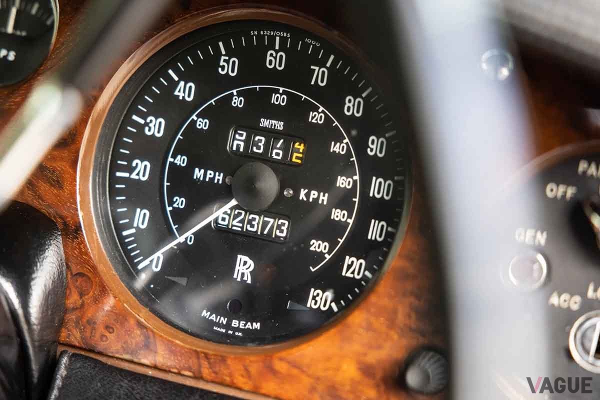 クイーンのボーカル、故フレディ・マーキュリーの愛車だった1974年製ロールス・ロイス「シルバー・シャドー」のインテリア