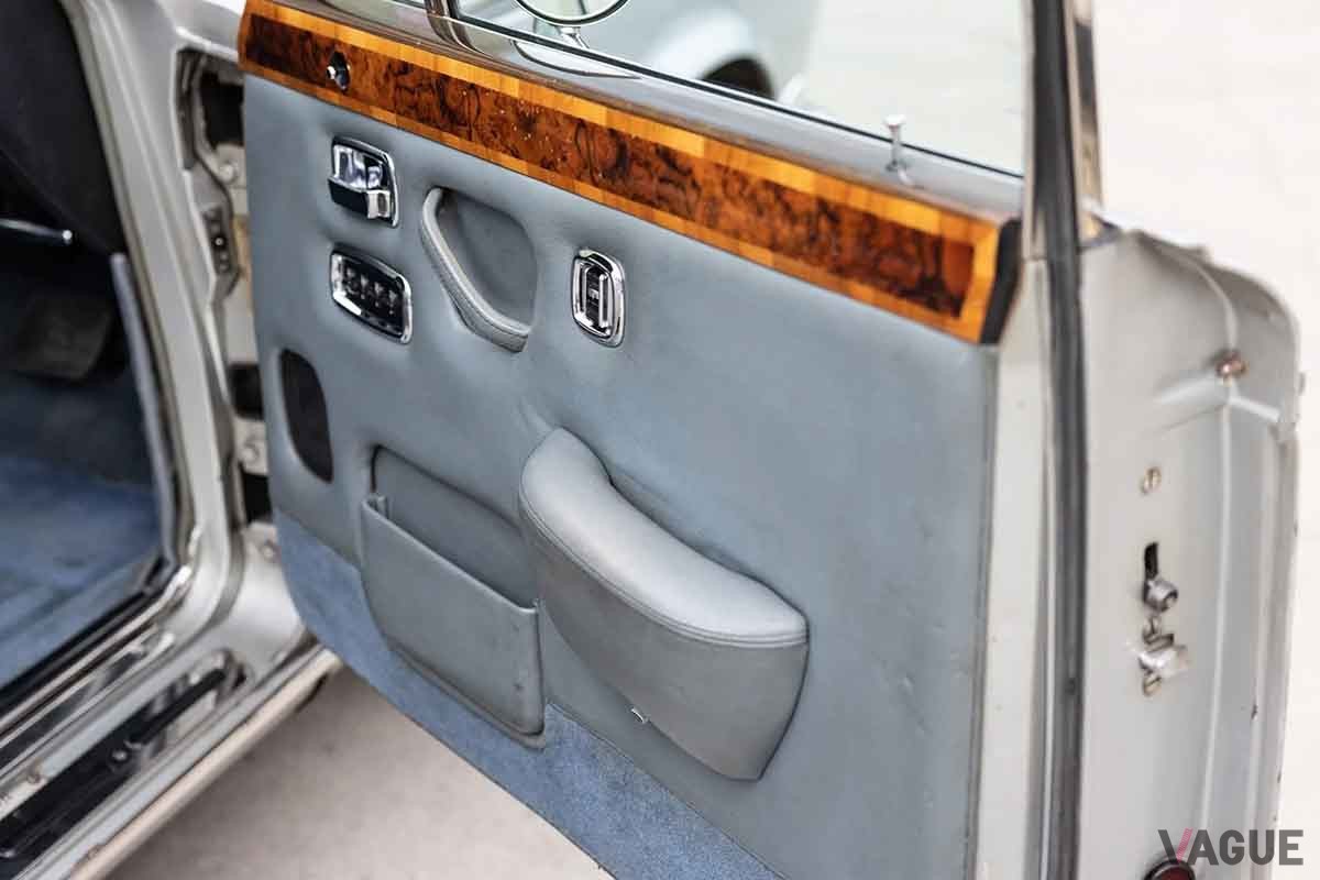 クイーンのボーカル、故フレディ・マーキュリーの愛車だった1974年製ロールス・ロイス「シルバー・シャドー」のインテリア