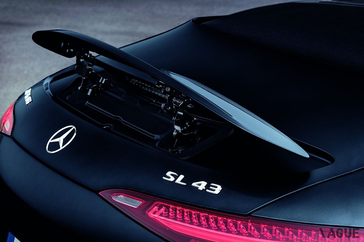 新型メルセデスAMG「SLクラス」のリトラクタブルリアスポイラー