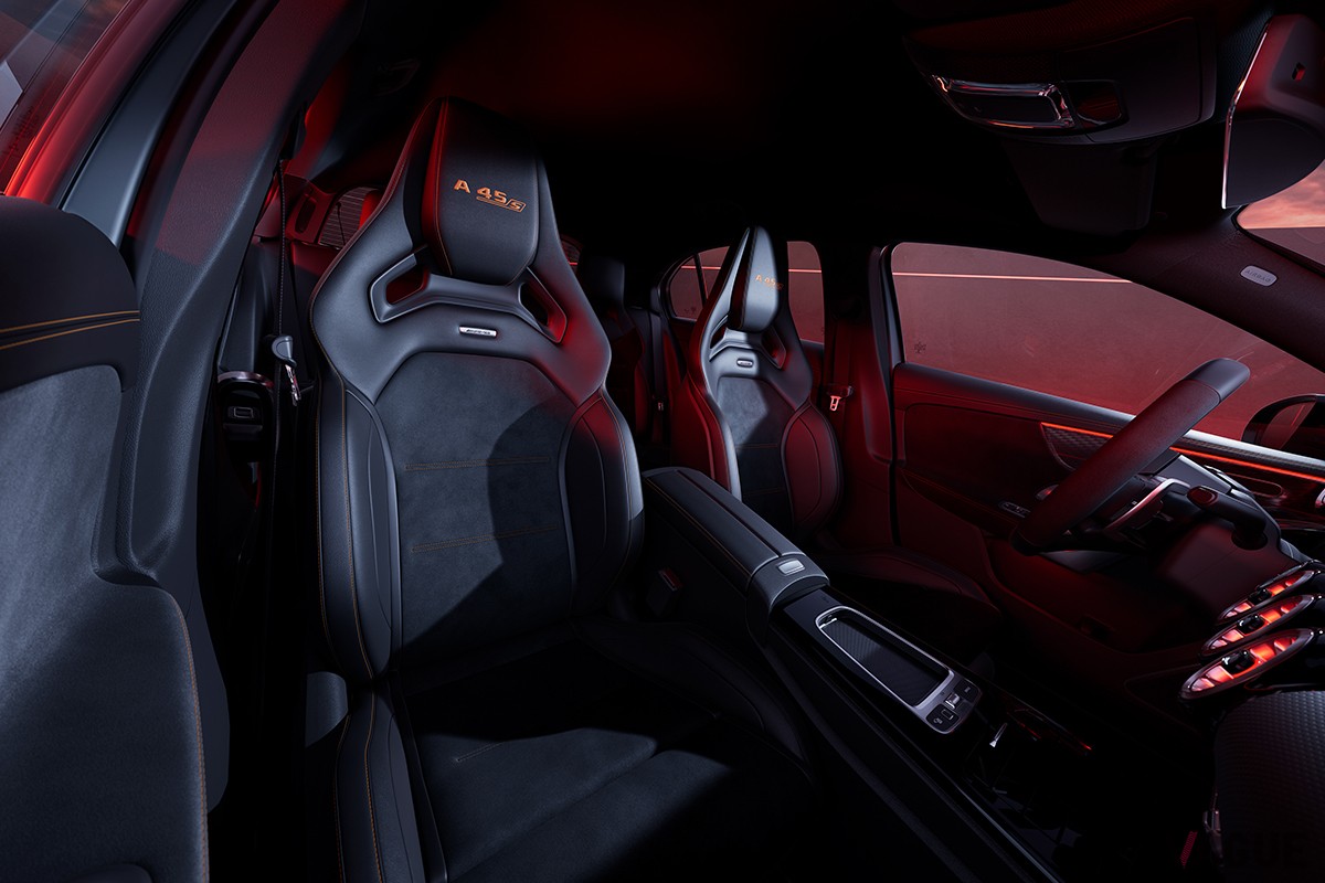 欧州で登場した改良新型メルセデスAMG「A45S 4MATIC」のインテリア