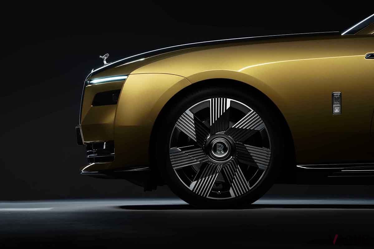ロールス・ロイス初のEV、新型「スペクター」