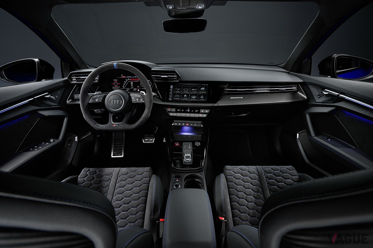 アウディの限定車「RS3パフォーマンスエディション」のインテリア
