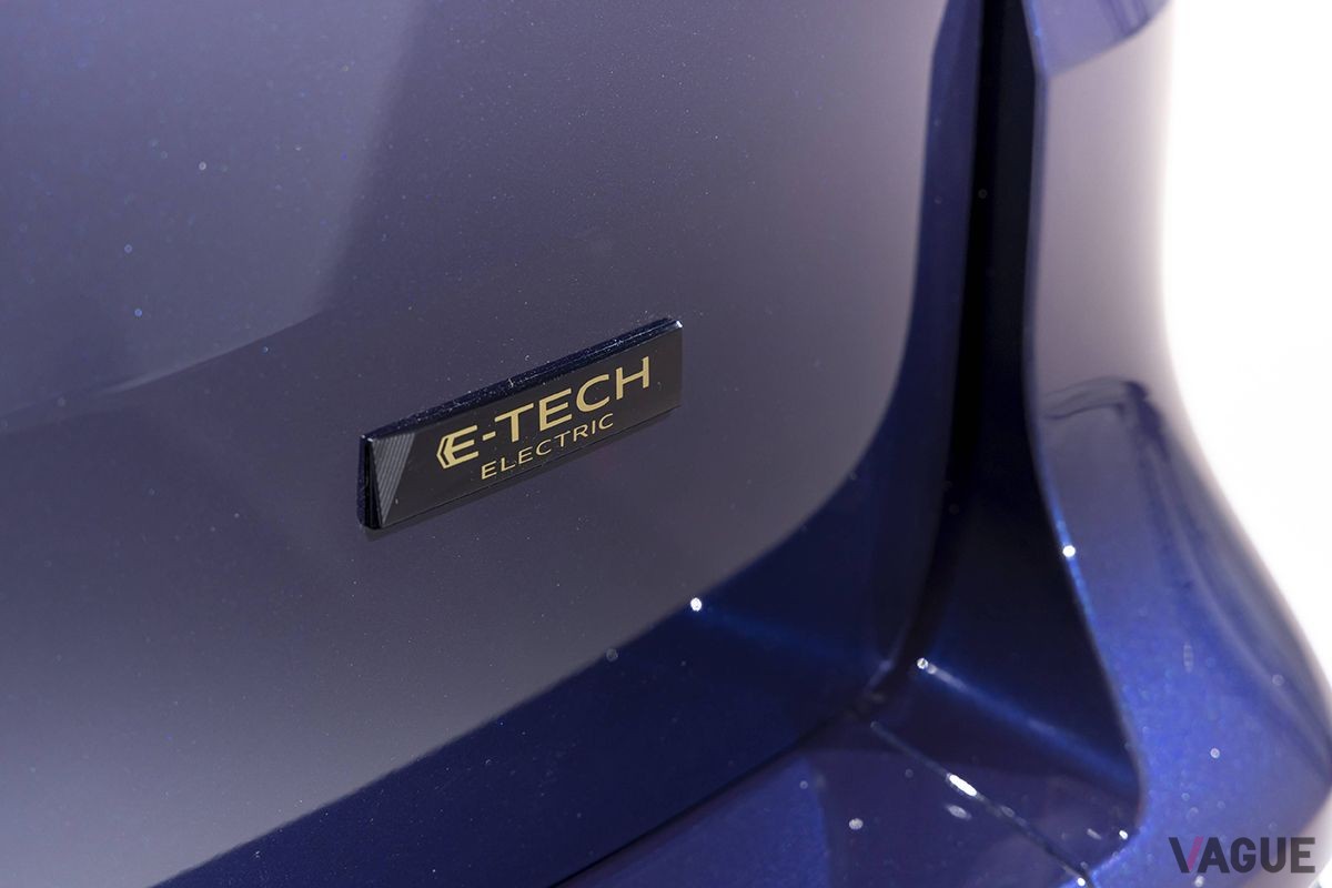 世界初公開されたルノー新型「カングーE-TECHエレクトリック・プラグインコンビスペース」