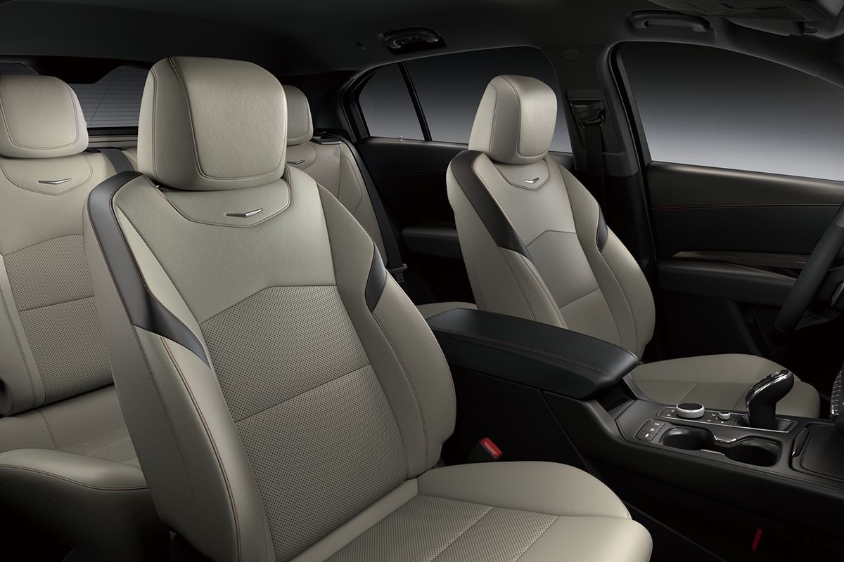 キャデラックの特別仕様車「XT4 ラテ・エディション」のインテリア