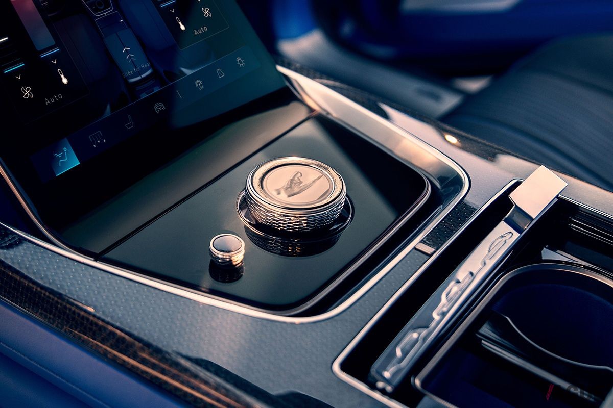 キャデラック新型「セレスティック」のインテリア