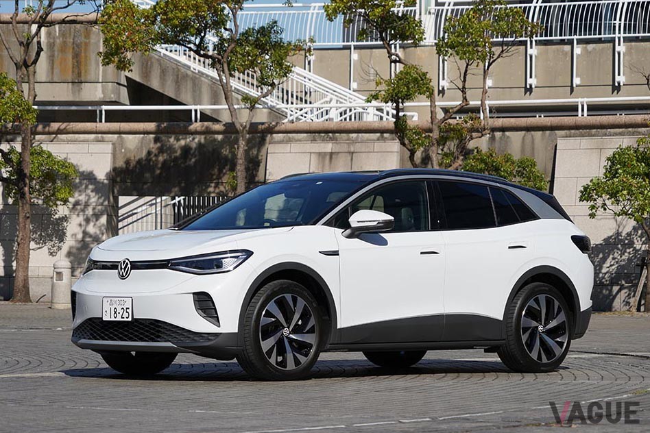 先ごろ上陸した電動SUV「ID.4」は、スムーズでなめらかな走りや広いキャビン、さらに優れた操作性など、VWの真面目なクルマづくりが光る