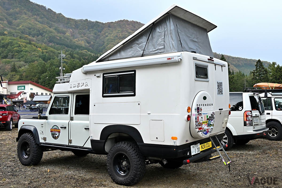 北條さんが所有するのは、1997年式ディフェンダー130をベースにフランス・PSI azali製のキャンパーシェルを載せたモデル