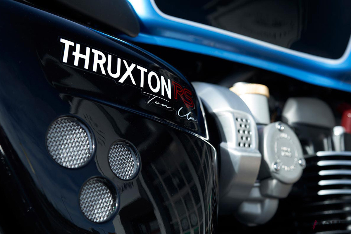 「Thruxton RS Ton Up Edition」のロゴ