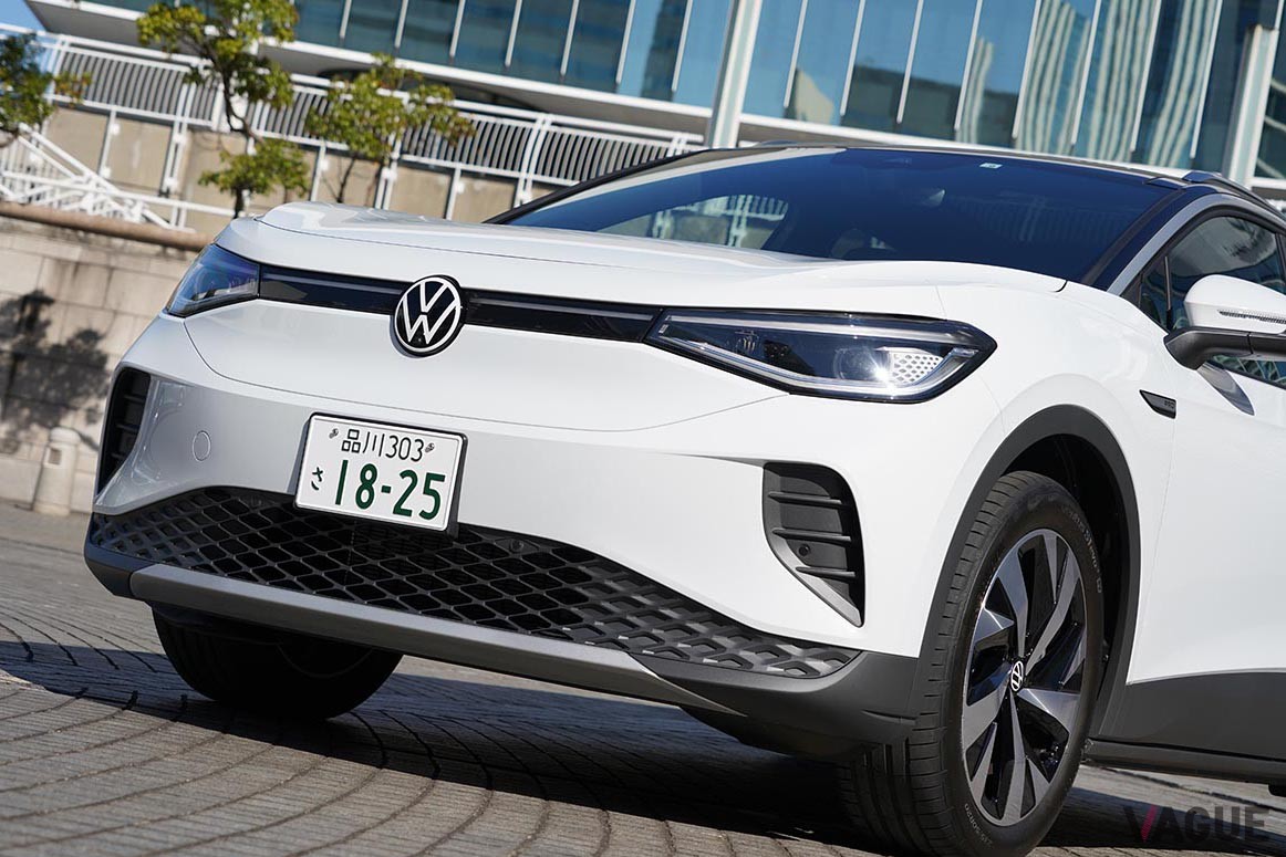 先ごろ上陸した電動SUV「ID.4」は、スムーズでなめらかな走りや広いキャビン、さらに優れた操作性など、VWの真面目なクルマづくりが光る