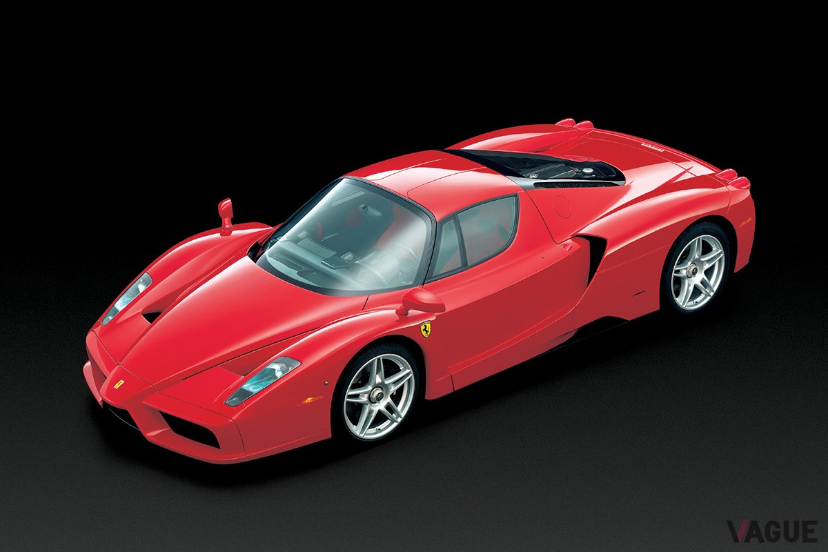 エンツォフェラーリは2002年に登場した限定モデル。ちなみに400台目は、ローマ教皇がチャリティのためにオーダーしたもので、オークションに出品されている（C）フェラーリ
