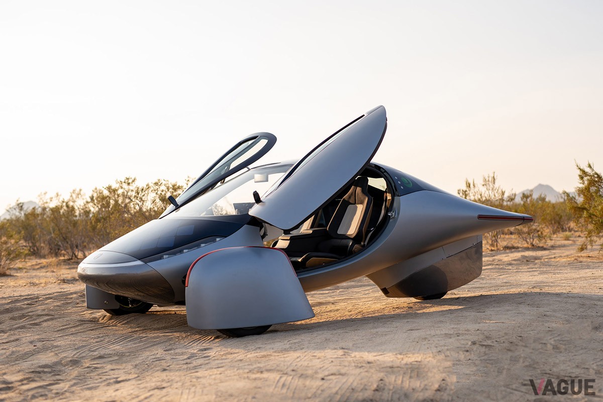 ソーラーパネルを車体に搭載したシティコミューター（C）アプテラ