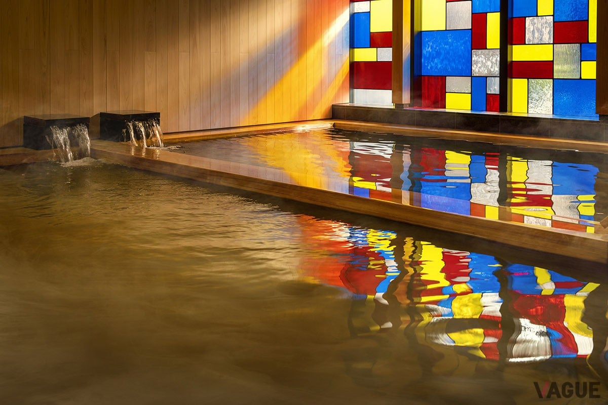 現在も活発に活動を続ける雲仙地獄の目の前にオープンした、長崎独自の和華蘭文化を体感できる温泉旅館「界 雲仙」