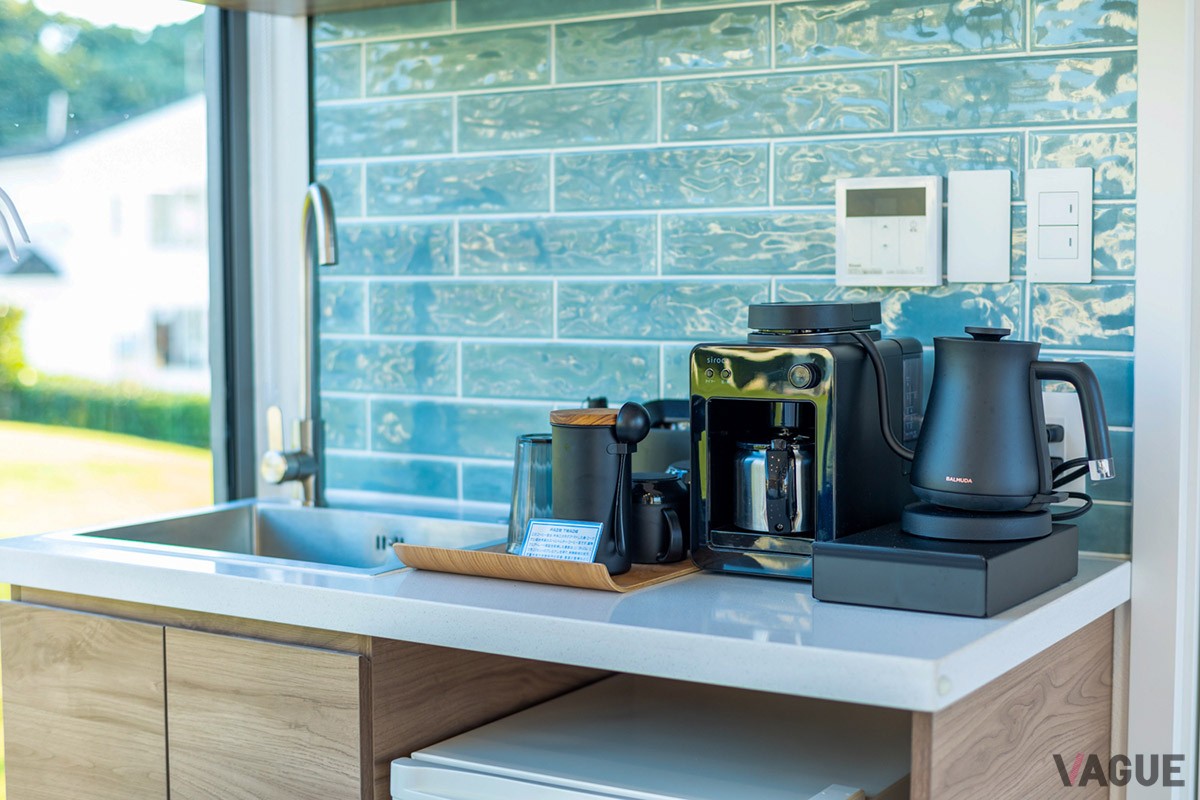 「リビエラシーボニアマリーナ」内に誕生したグランピング施設「SPACE KEY POINT リビエラシーボニアマリーナ」は、相模湾と富士山の絶景、そして本格サウナを満喫できる新感覚の施設だ