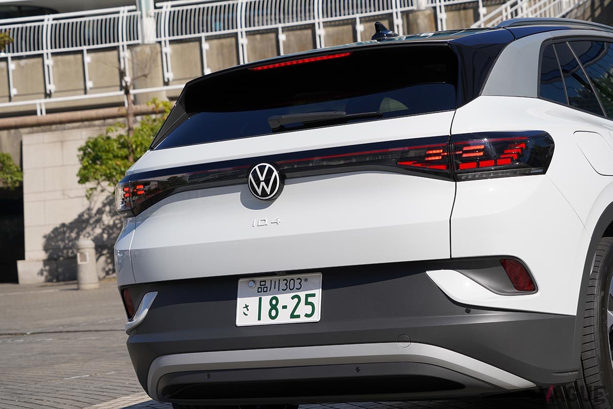 先ごろ上陸した電動SUV「ID.4」は、スムーズでなめらかな走りや広いキャビン、さらに優れた操作性など、VWの真面目なクルマづくりが光る