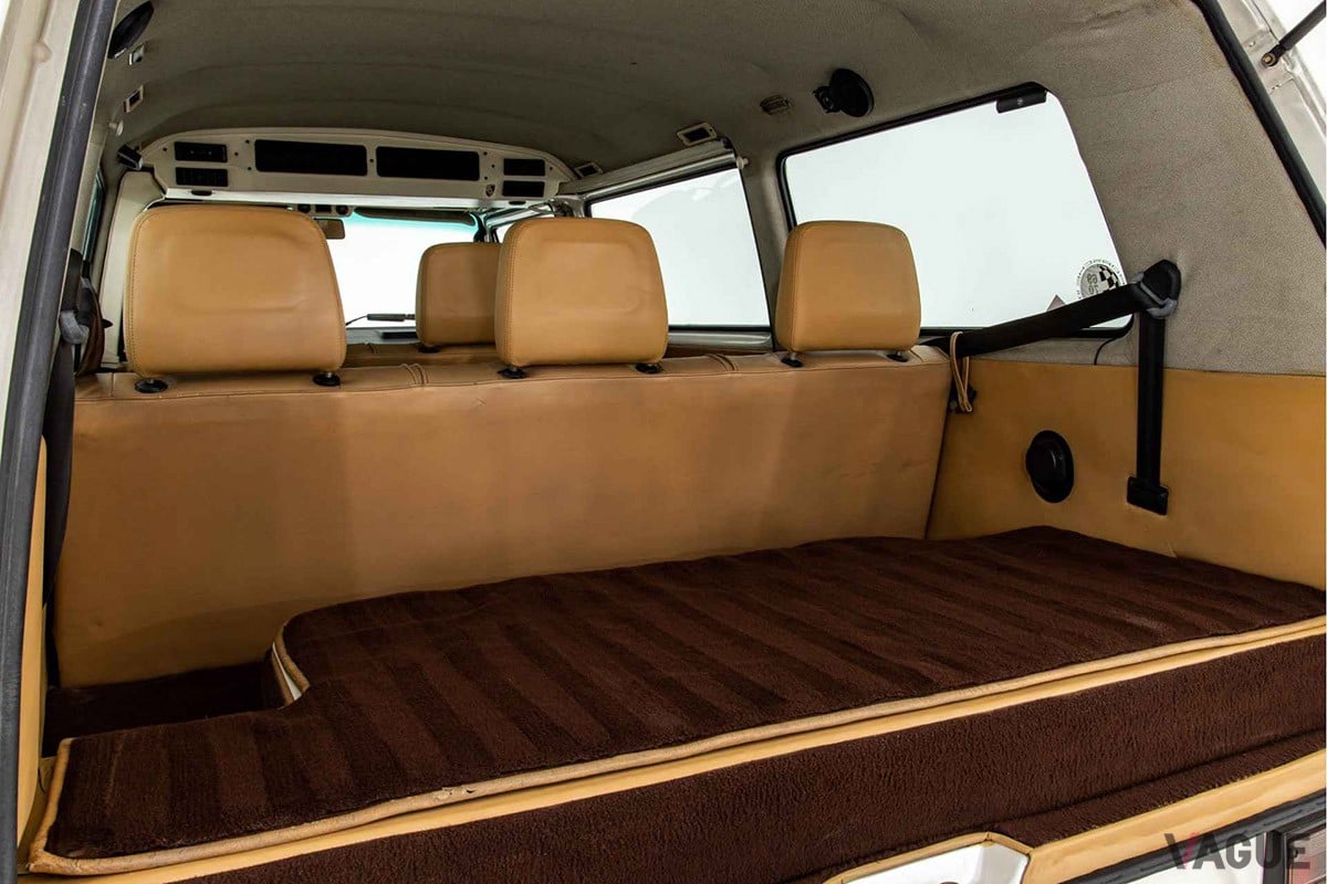 エンジンにスペースを割かれたせいか、ラゲッジスペースは必要最小限のサイズ（C）Porsche Centrum Gelderland