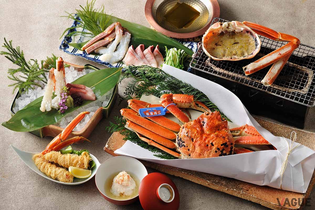 リニューアルオープンした「界 玉造」で提供されるタグ付き活松葉蟹会席