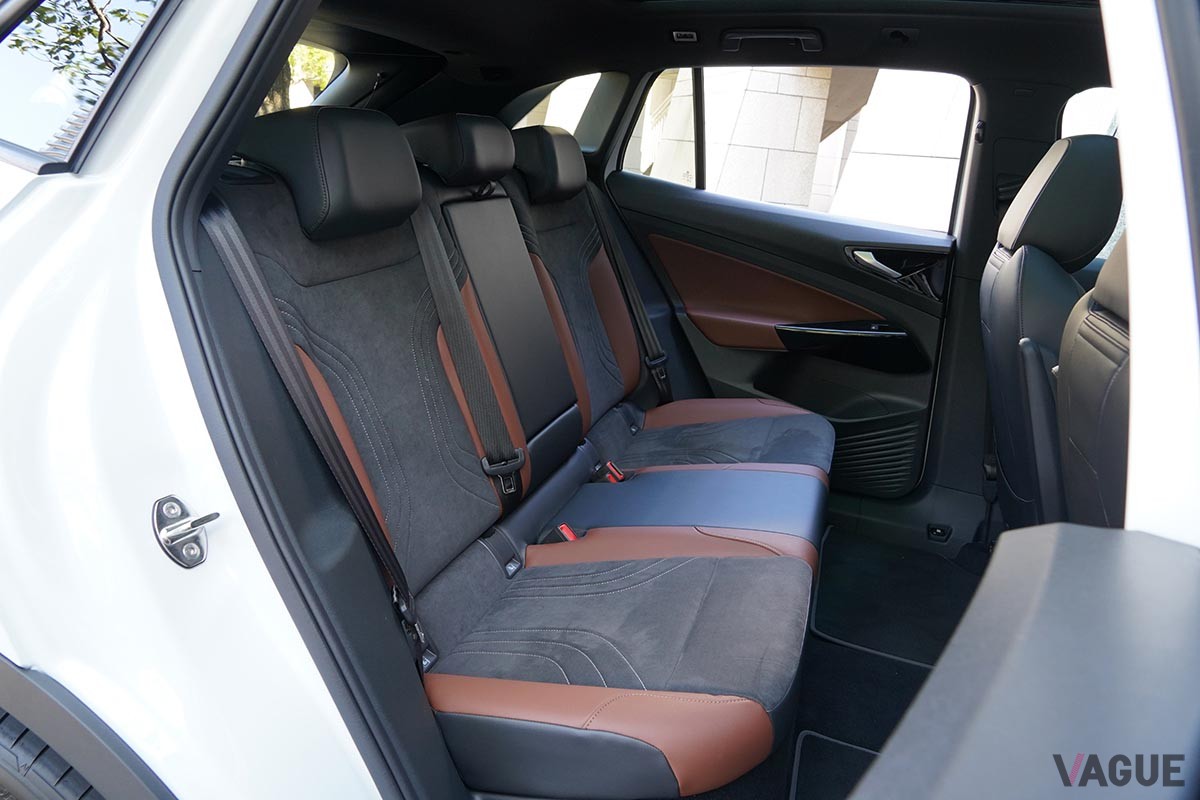 先ごろ上陸した電動SUV「ID.4」は、スムーズでなめらかな走りや広いキャビン、さらに優れた操作性など、VWの真面目なクルマづくりが光る