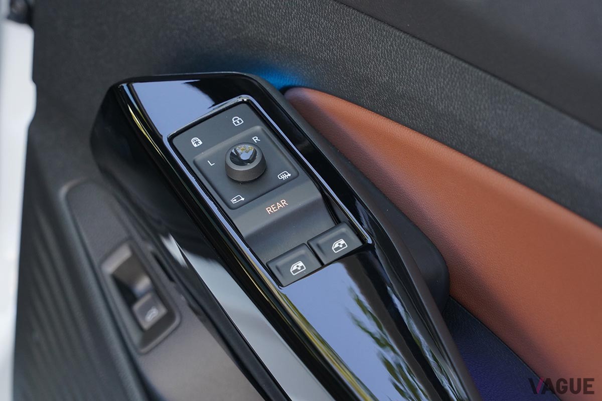 先ごろ上陸した電動SUV「ID.4」は、スムーズでなめらかな走りや広いキャビン、さらに優れた操作性など、VWの真面目なクルマづくりが光る