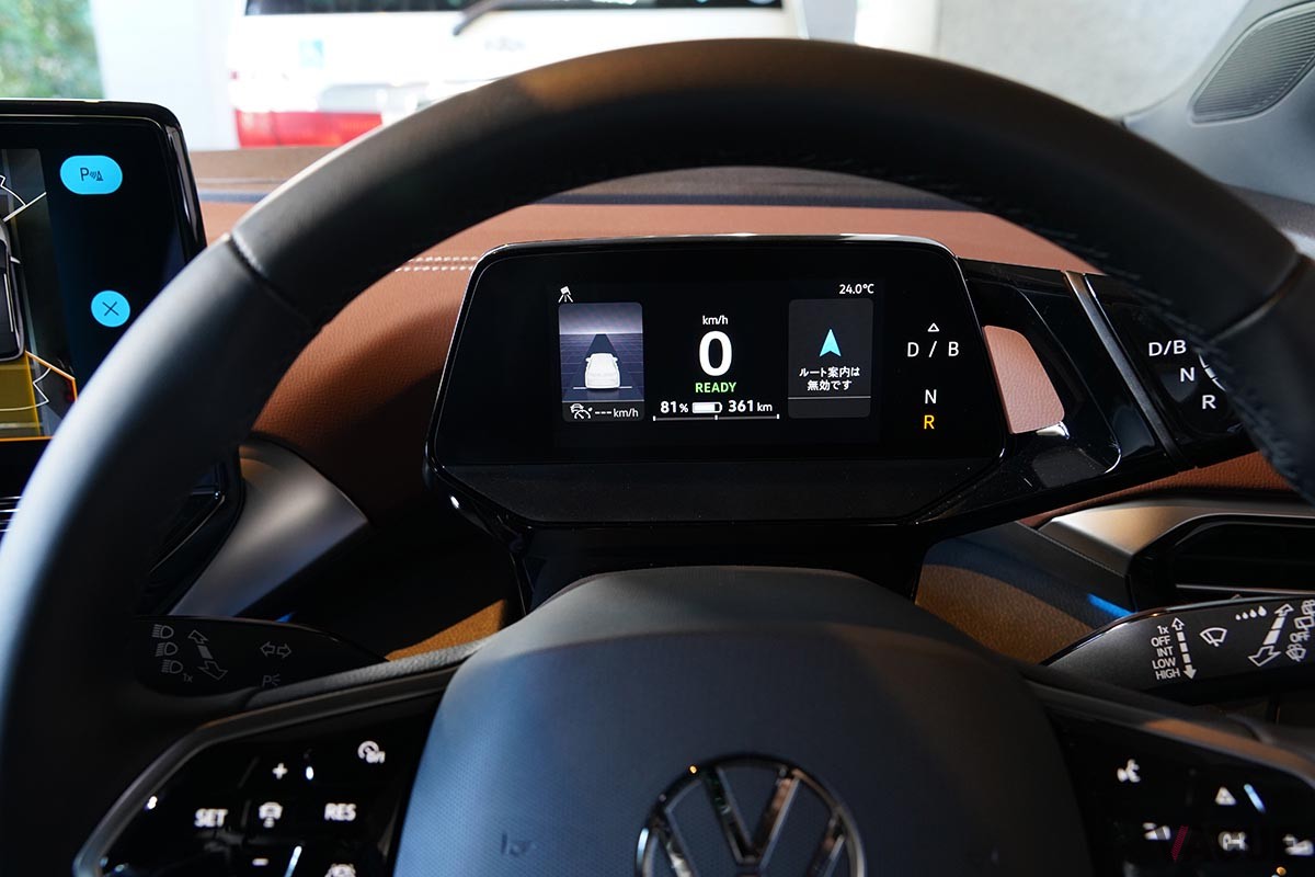先ごろ上陸した電動SUV「ID.4」は、スムーズでなめらかな走りや広いキャビン、さらに優れた操作性など、VWの真面目なクルマづくりが光る
