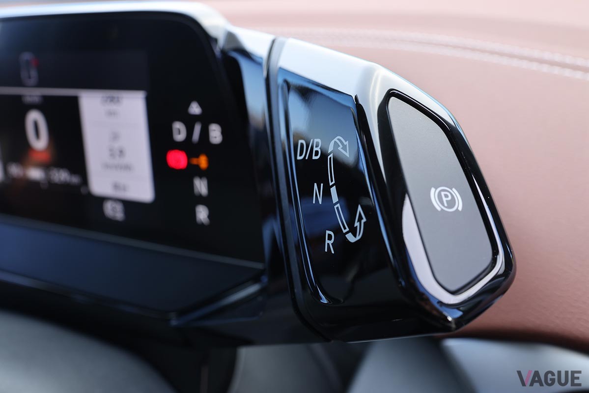 先ごろ上陸した電動SUV「ID.4」は、スムーズでなめらかな走りや広いキャビン、さらに優れた操作性など、VWの真面目なクルマづくりが光る