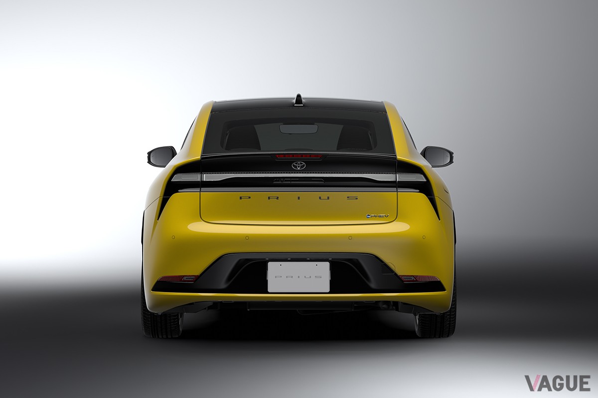 プリウス（2.0L PHEV プロトタイプ）（マスタード）