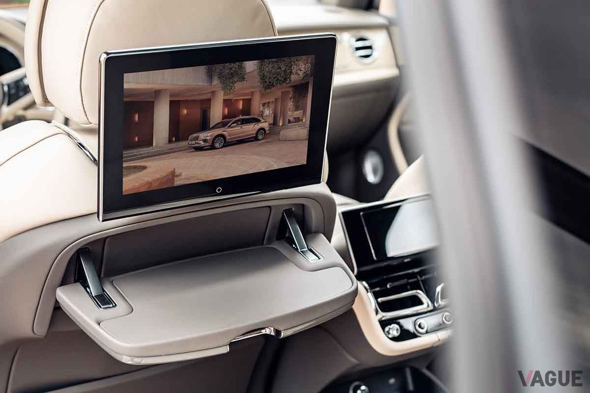 ベントレー新型「ベンテイガEWB」のインテリア