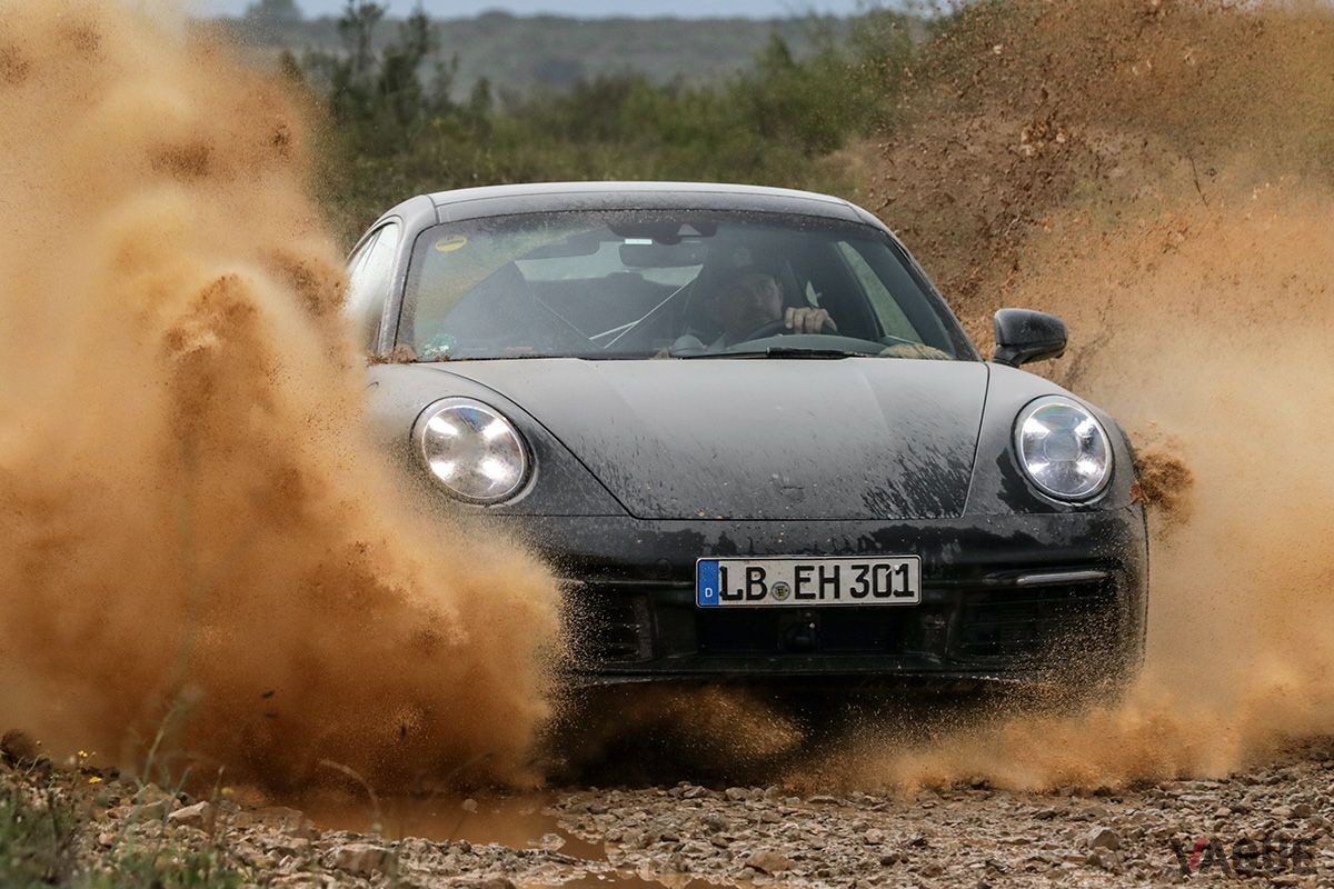 開発テスト中のポルシェ新型「911ダカール」