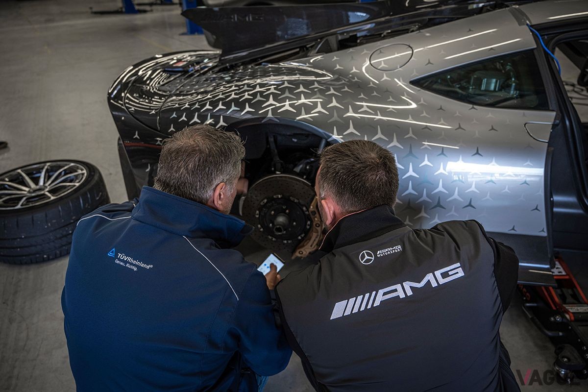 ニュルブルクリンク北コースで新記録を出したメルセデスAMG「ワン」