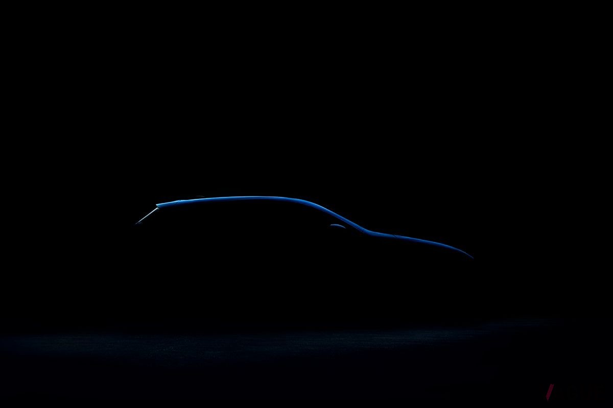 まもなく世界初公開されるスバル新型「インプレッサ」のシルエット