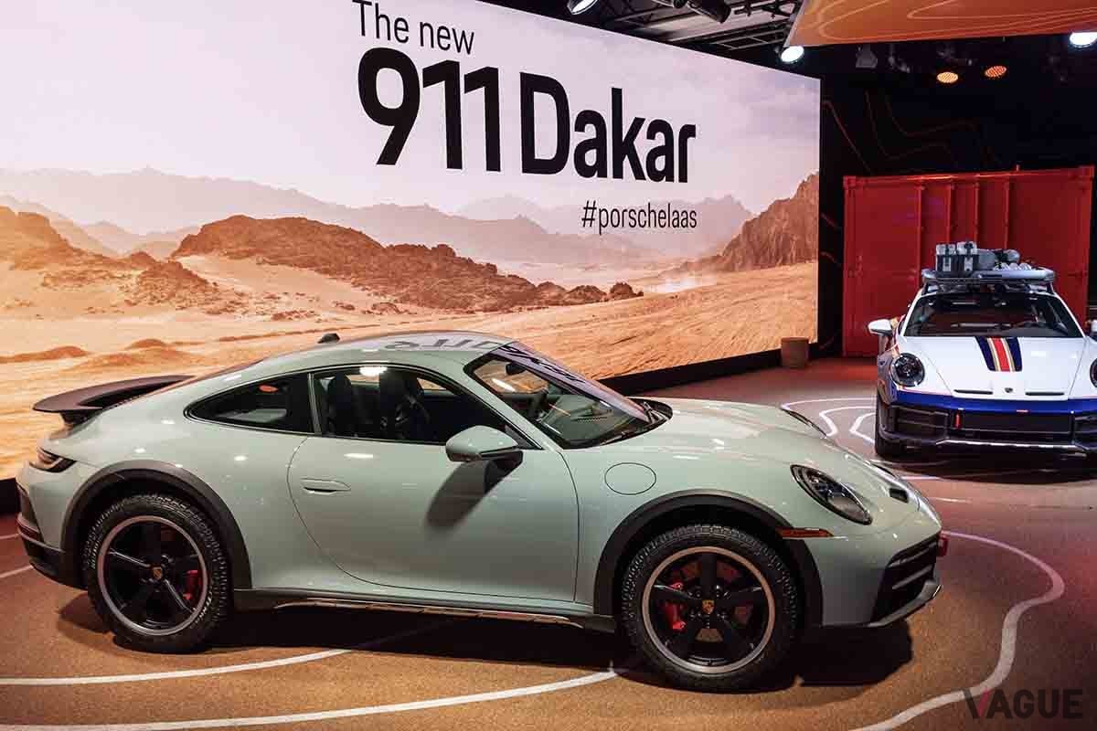 LAショーで世界初公開されたポルシェ新型「911ダカール」