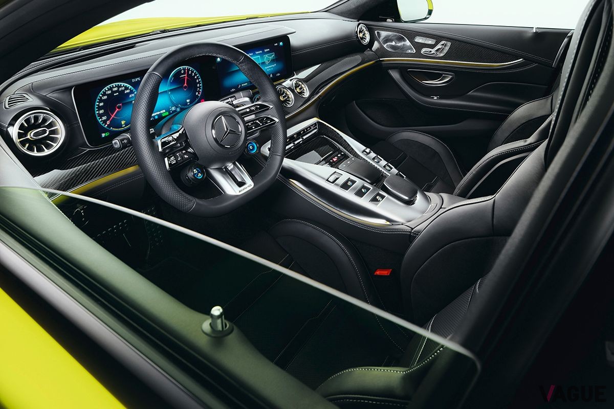 メルセデスAMG「GT63 S Eパフォーマンス」ネオンレガシーモデルのインテリア