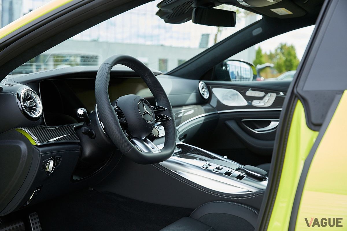 メルセデスAMG「GT63 S Eパフォーマンス」ネオンレガシーモデルのインテリア