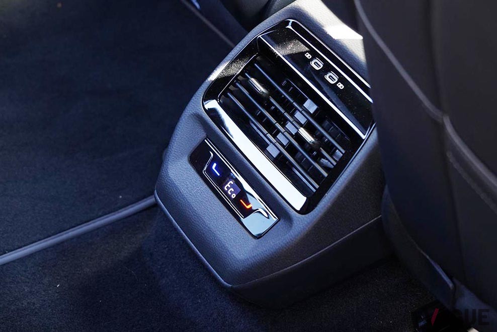 先ごろ上陸した電動SUV「ID.4」は、スムーズでなめらかな走りや広いキャビン、さらに優れた操作性など、VWの真面目なクルマづくりが光る