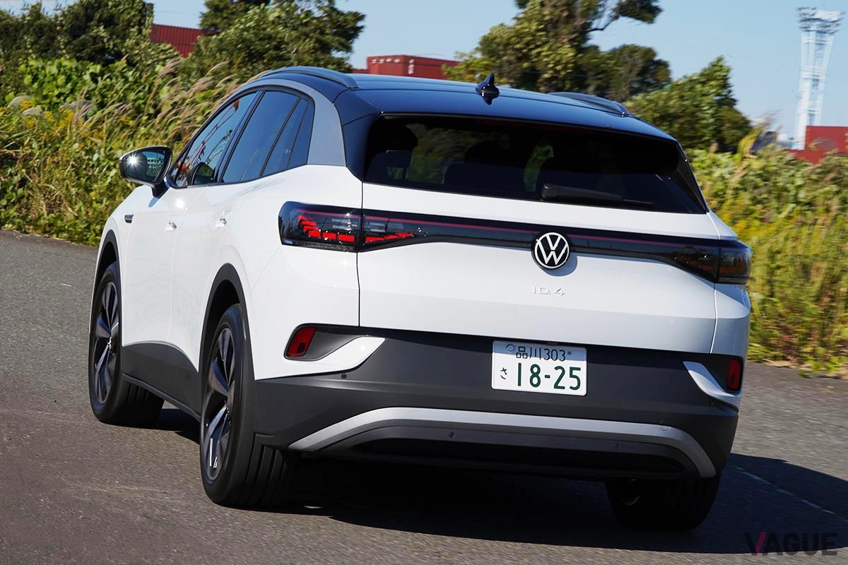 先ごろ上陸した電動SUV「ID.4」は、スムーズでなめらかな走りや広いキャビン、さらに優れた操作性など、VWの真面目なクルマづくりが光る