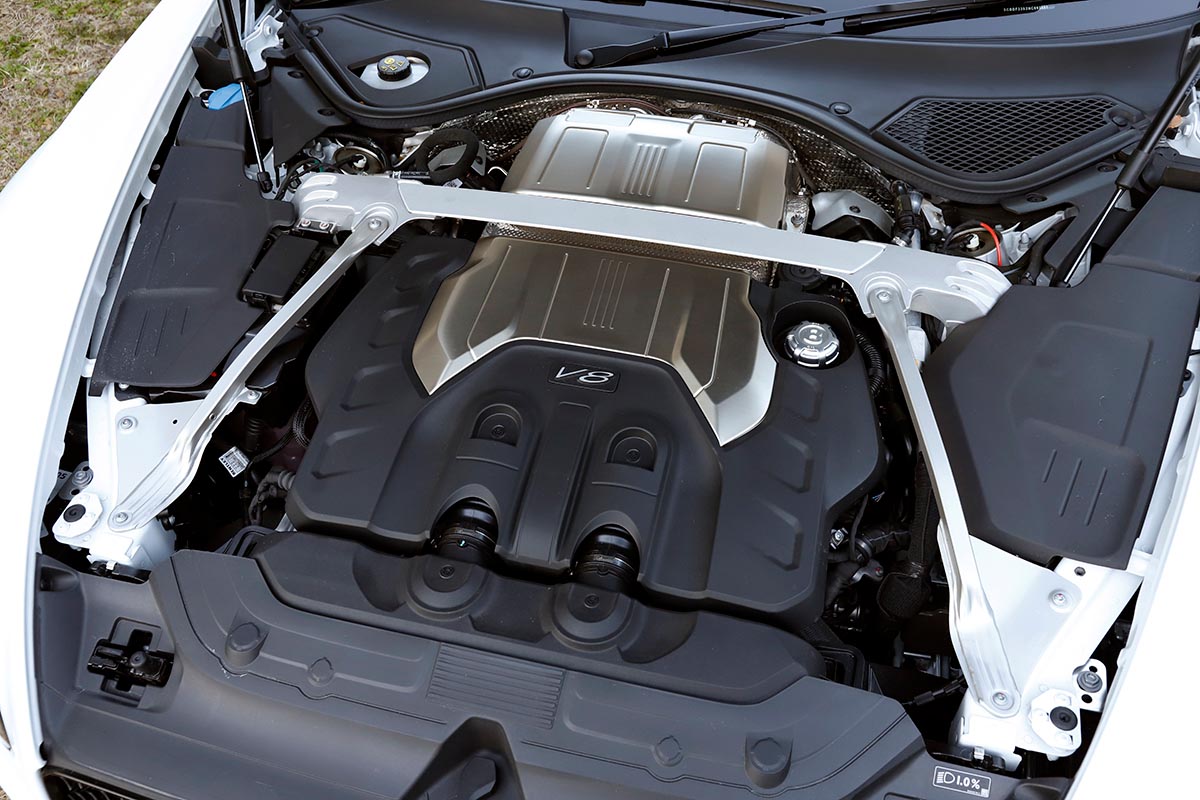 4リッターV8ツインターボエンジンは最高出力550ps、最大トルク770Nmを発生する
