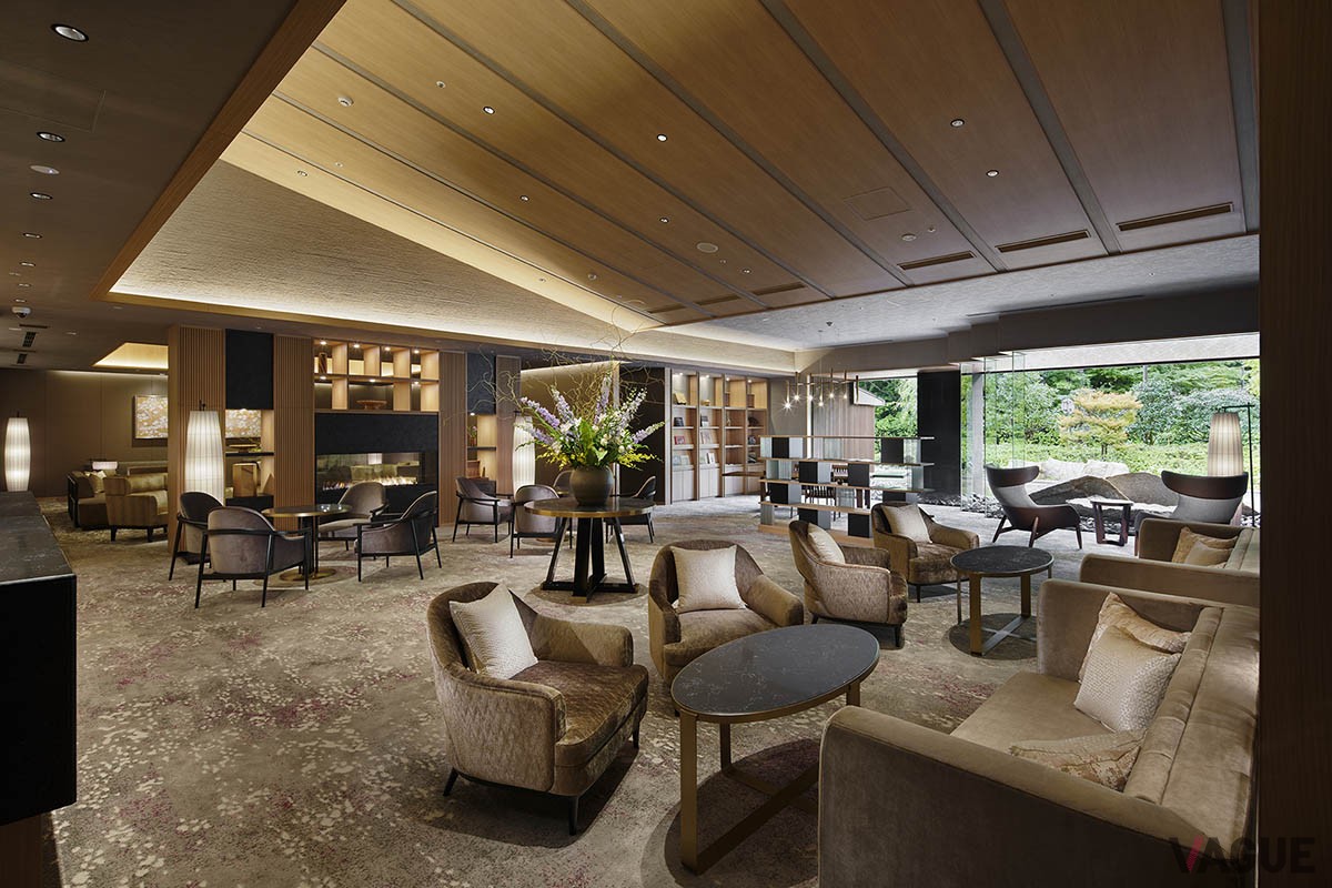 拡張した全客室に自家源泉の露天風呂を完備。さらに、趣向の異なる4つの貸切風呂とふたつの大浴場で湯めぐりを楽しめる温泉宿になった新生「はつはな」