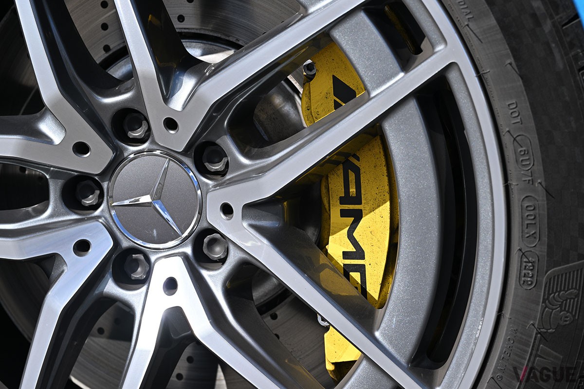 新型からメルセデスAMGブランドのモデルとなった「SL」。2＋2の4シーターとなったのは「GTロードスター」と差別化するためだったのか!?